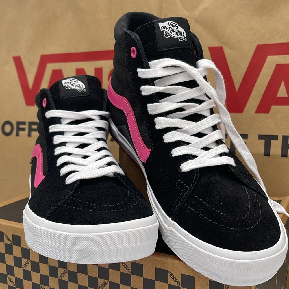 Vans Men’s Bmx Sk8-Hi Black/Magenta
VN0005V0KMN Sneakers - Picture 6 of 16